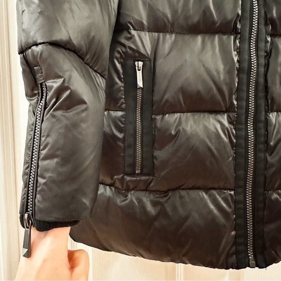 BCBGMaxazria Down Bustle Winter Puffer Coat Faux Fur Feather Black sz Medium - Picture 11 of 15
